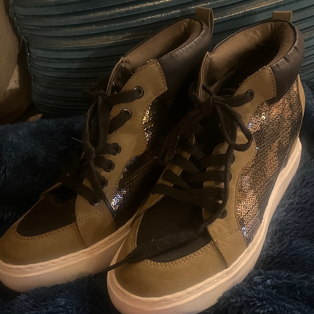 Stylish Women's High-Top Sneakers by MIX No.6